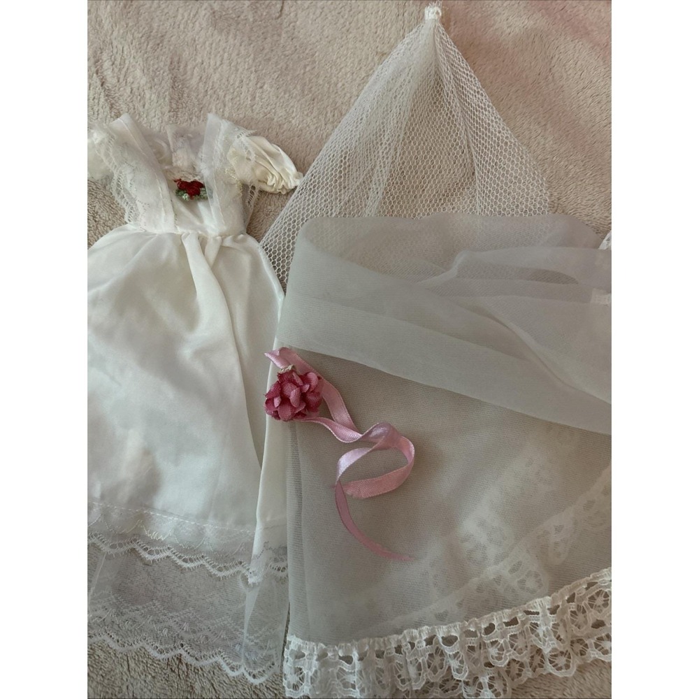Barbie Clone Wedding Dress 2 Veils & Pink Bouquet One Sleeve Separating
